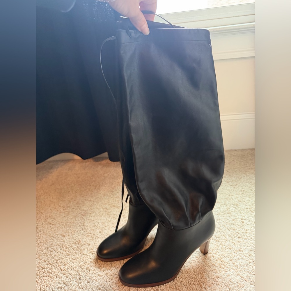 Authentic New Never Used Gucci Black Leather Boots with Brown Heel - Picture 2 of 6